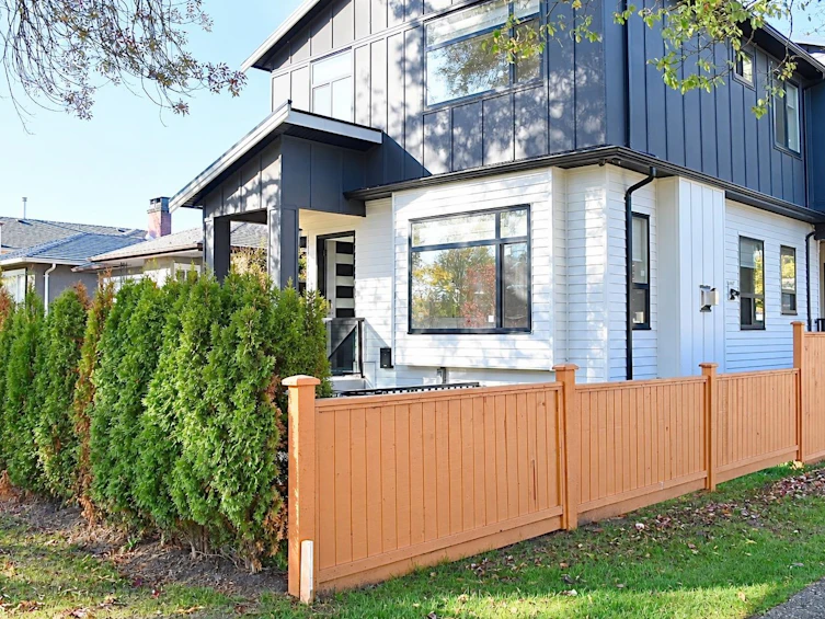 2995 E 17th Avenue, Vancouver, BC, V5M 2N4 - 22