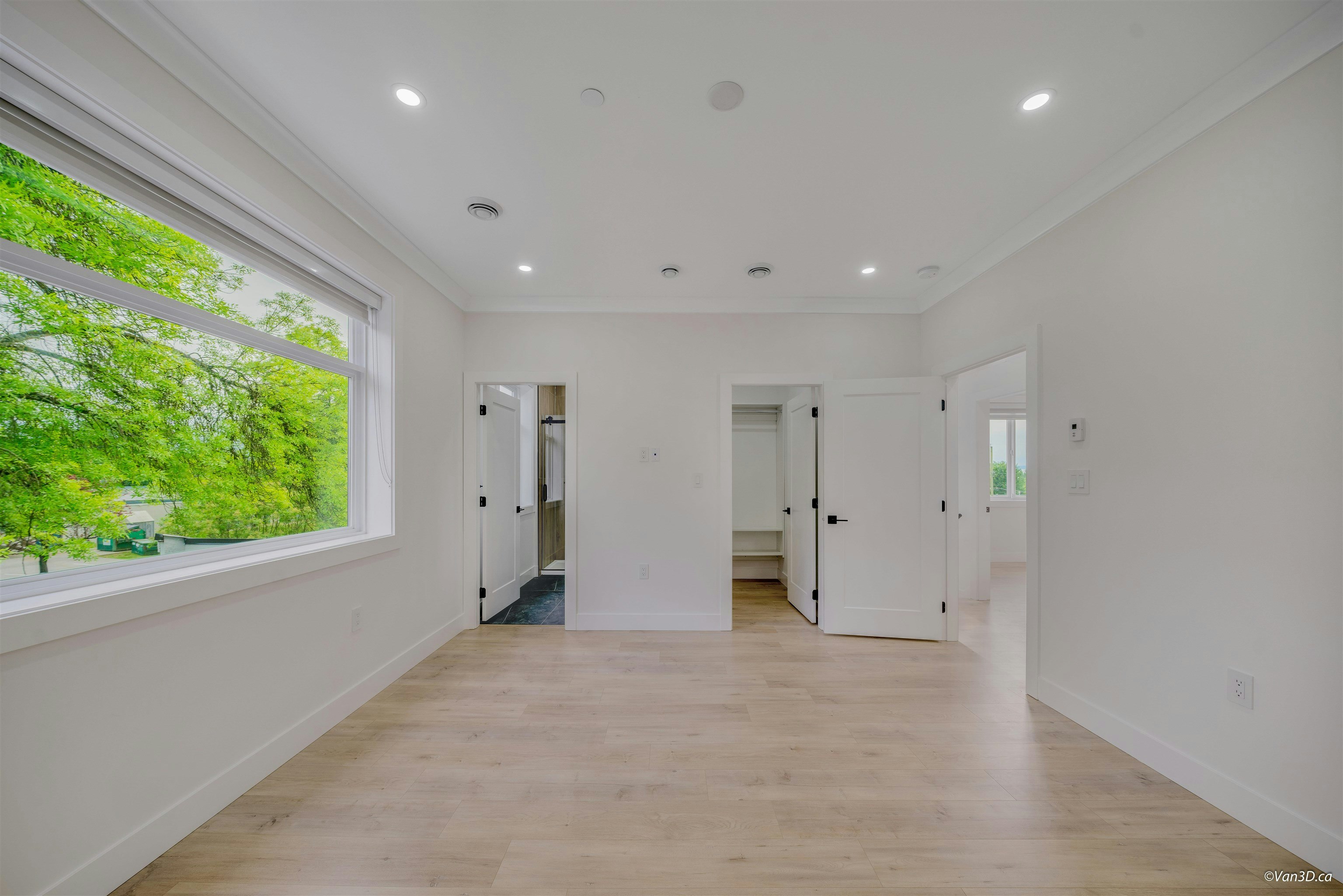 2995 E 17th Avenue, Vancouver, BC, V5M 2N4 - 12
