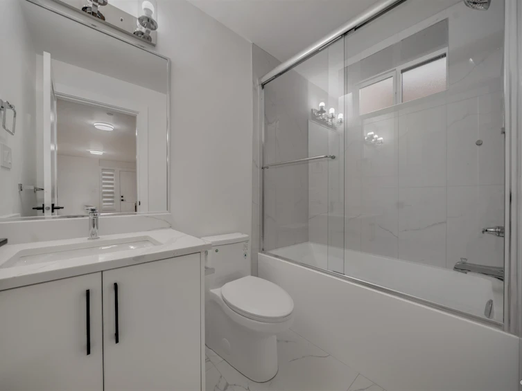 2995 E 17th Avenue, Vancouver, BC, V5M 2N4 - 17