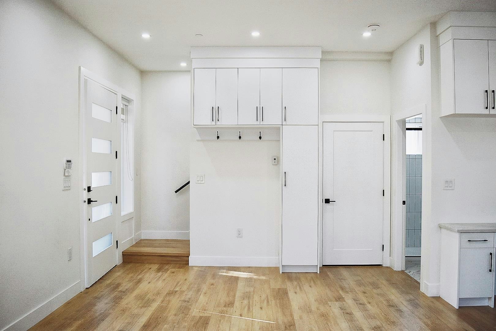 2995 E 17th Avenue, Vancouver, BC, V5M 2N4 - 21