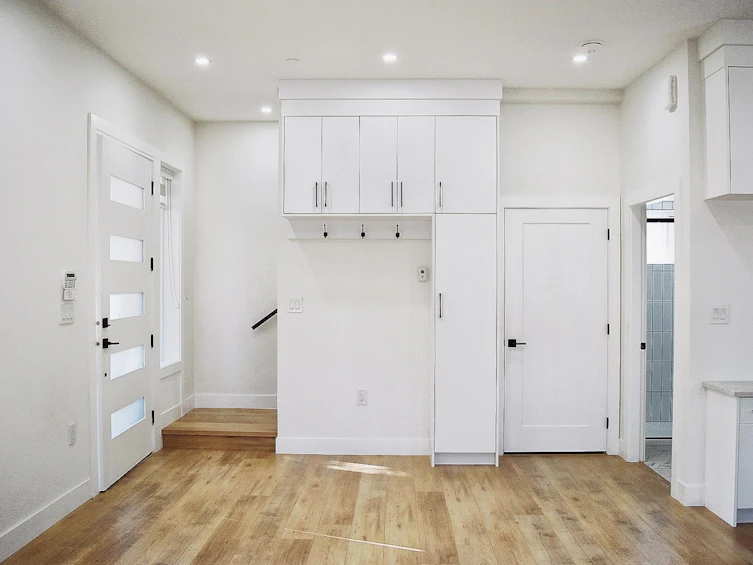 2995 E 17th Avenue, Vancouver, BC, V5M 2N4 - 21