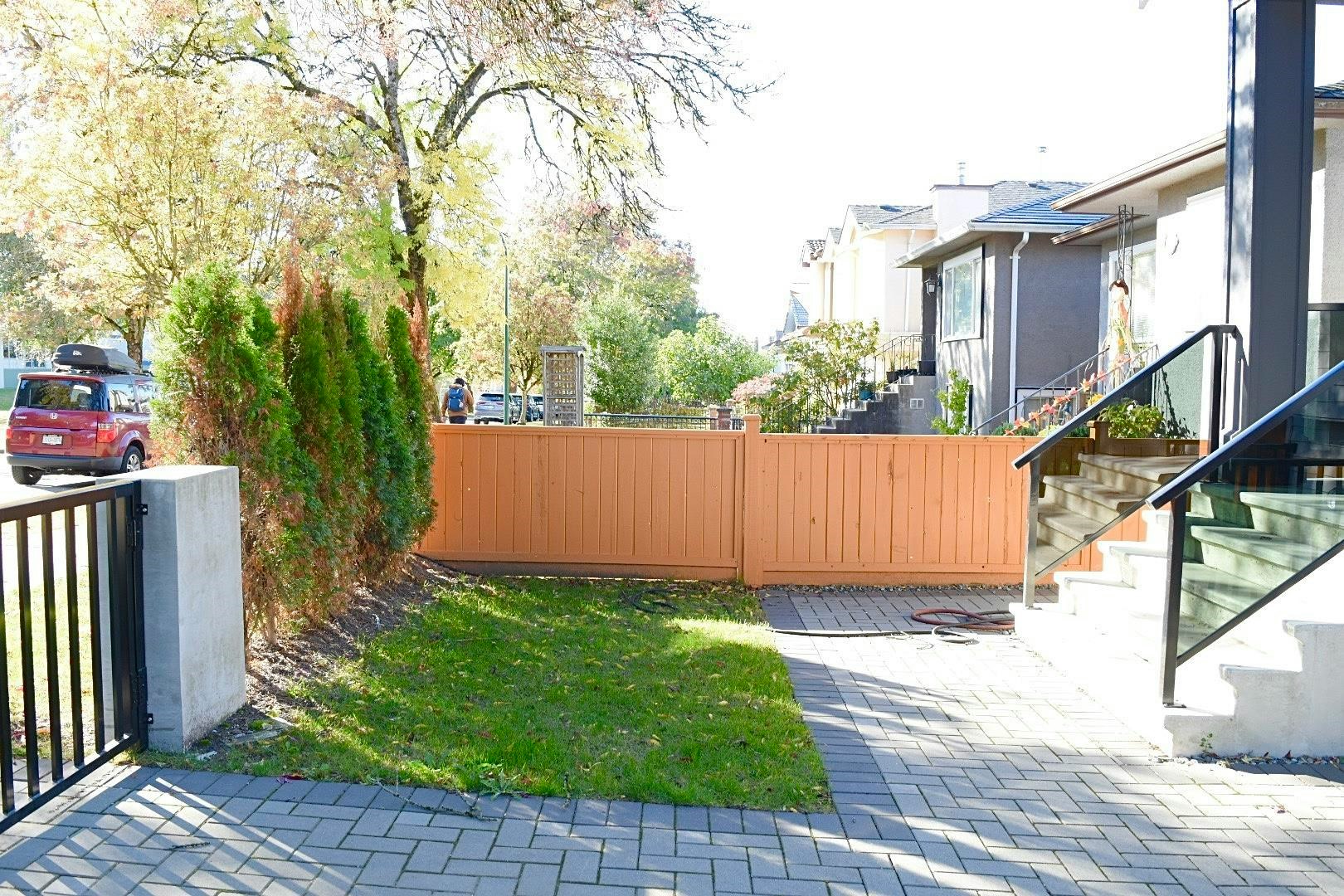 2995 E 17th Avenue, Vancouver, BC, V5M 2N4 - 20