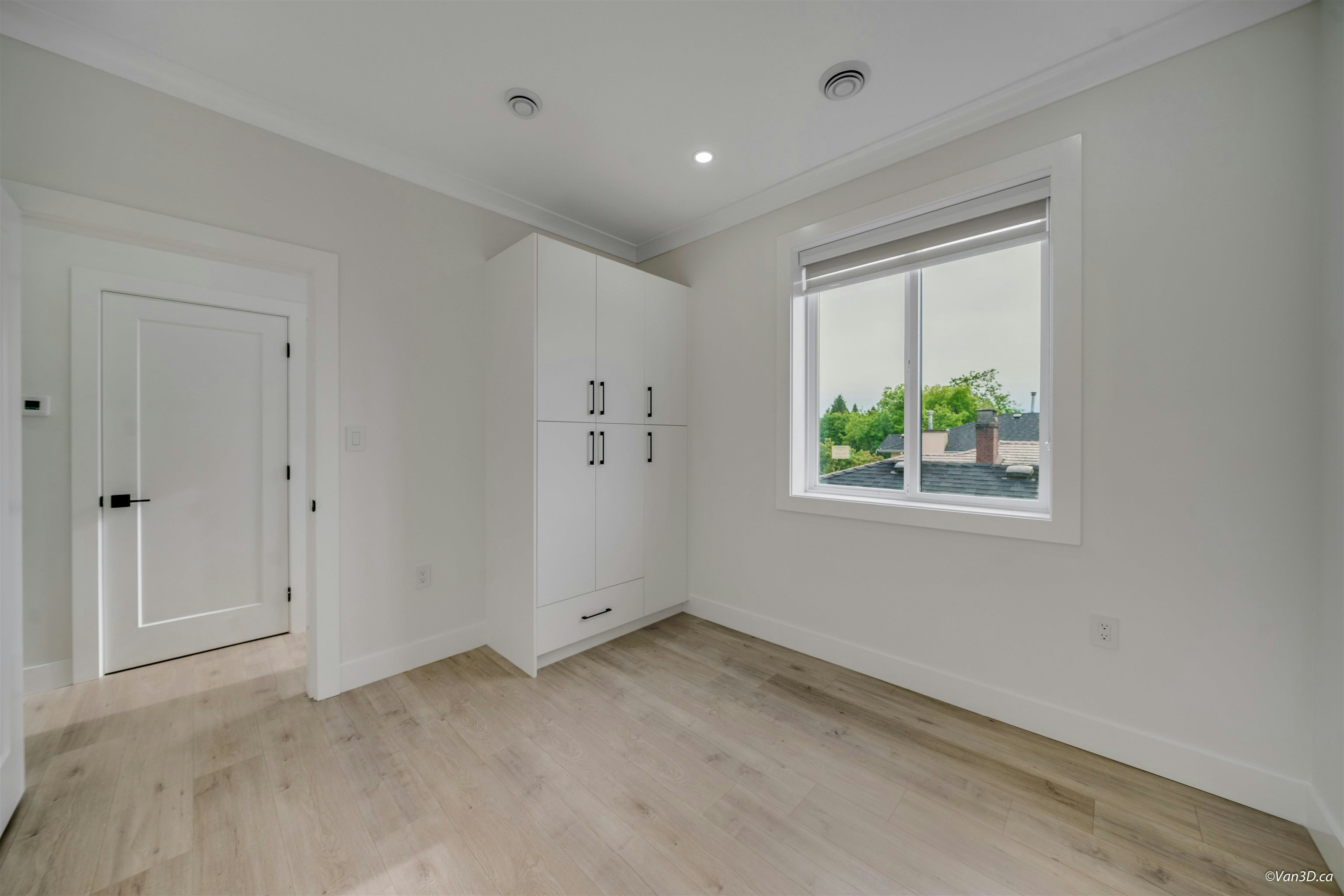 2995 E 17th Avenue, Vancouver, BC, V5M 2N4 - 8