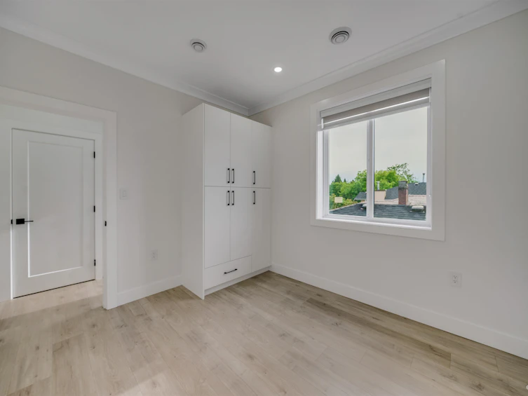 2995 E 17th Avenue, Vancouver, BC, V5M 2N4 - 8