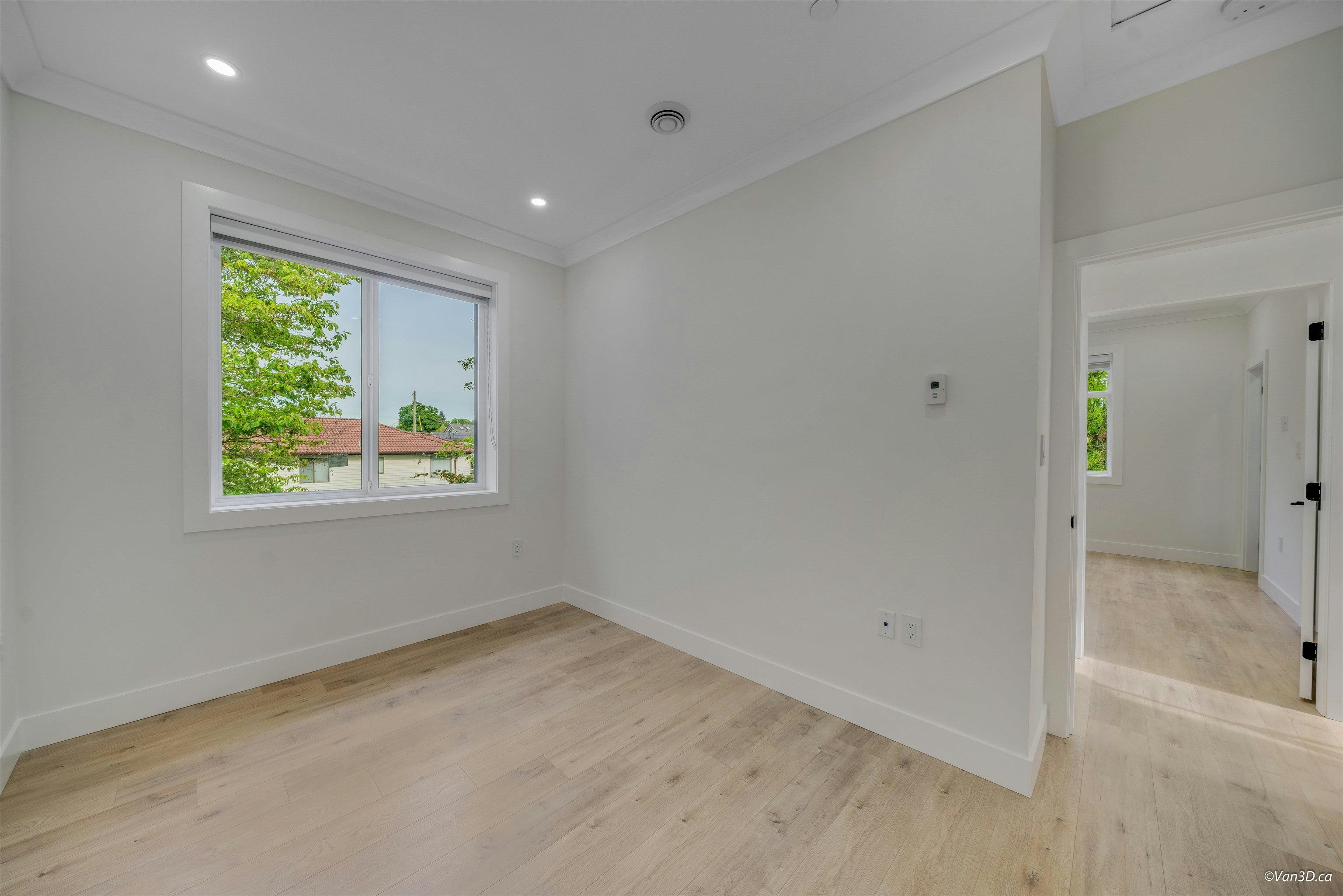 2995 E 17th Avenue, Vancouver, BC, V5M 2N4 - 9