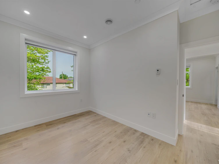 2995 E 17th Avenue, Vancouver, BC, V5M 2N4 - 9
