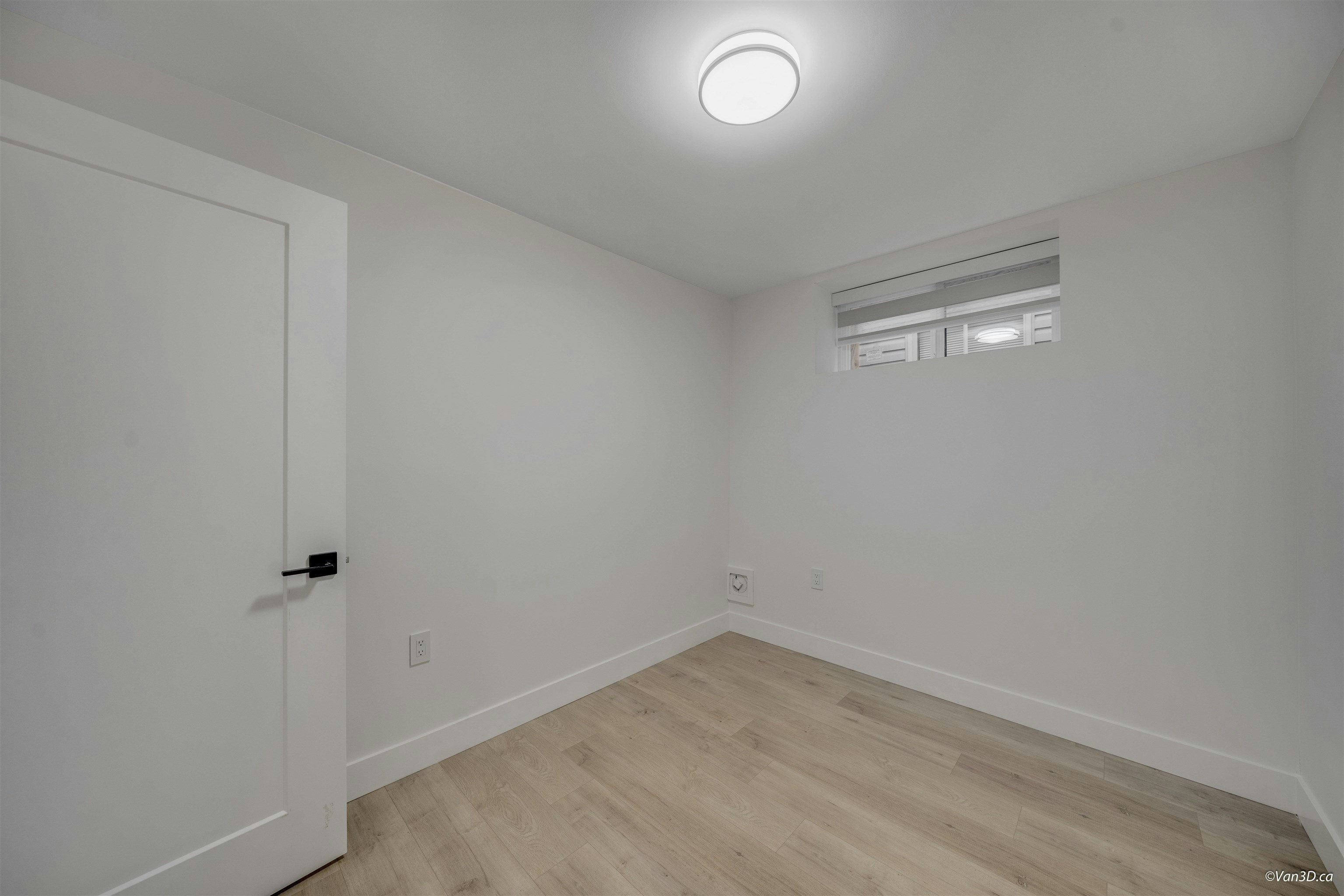 2995 E 17th Avenue, Vancouver, BC, V5M 2N4 - 18