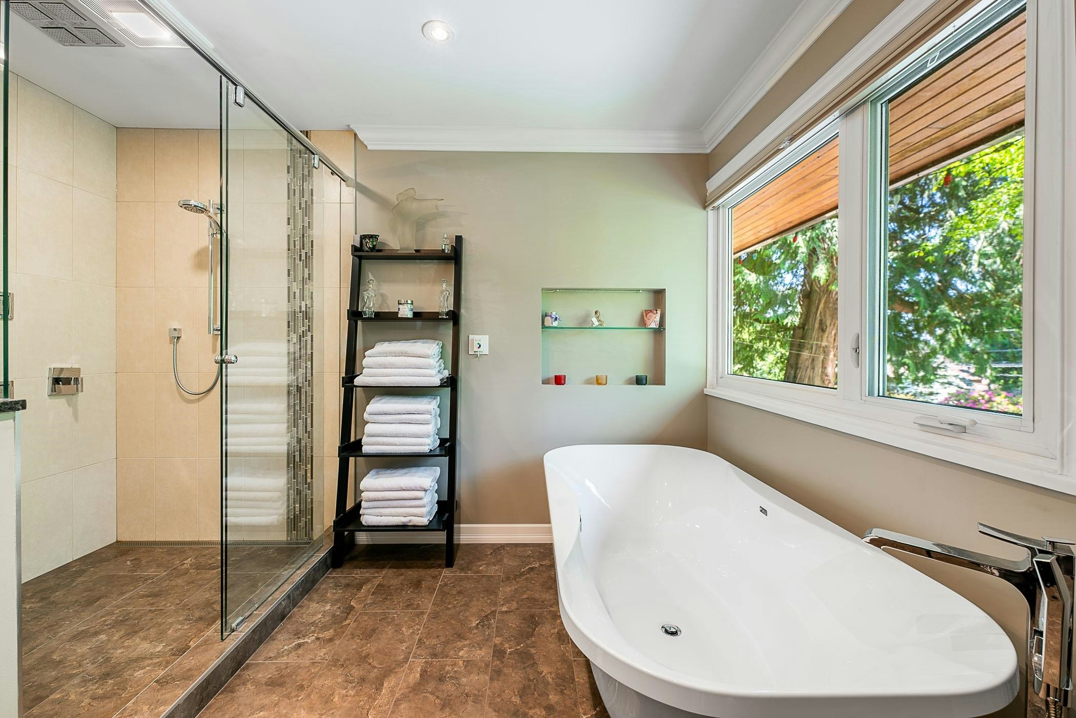 3955 Viewridge Place, West Vancouver, BC, V7V 3K7 - 18