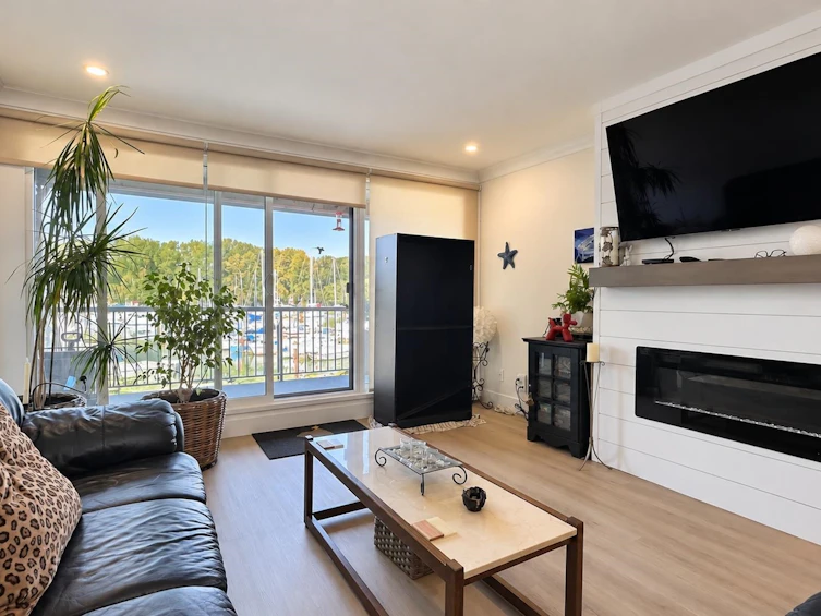 204-4803 48 Avenue, Delta, BC, V4K 1V2 - 4