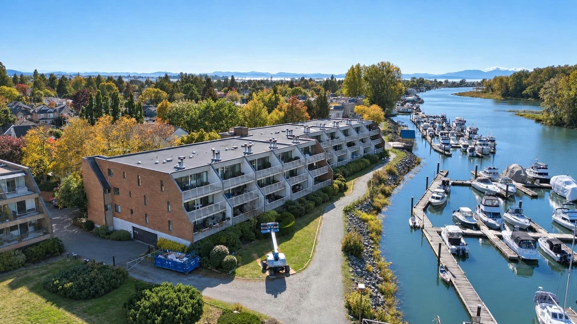 204-4803 48 Avenue, Delta, BC, V4K 1V2 - 2
