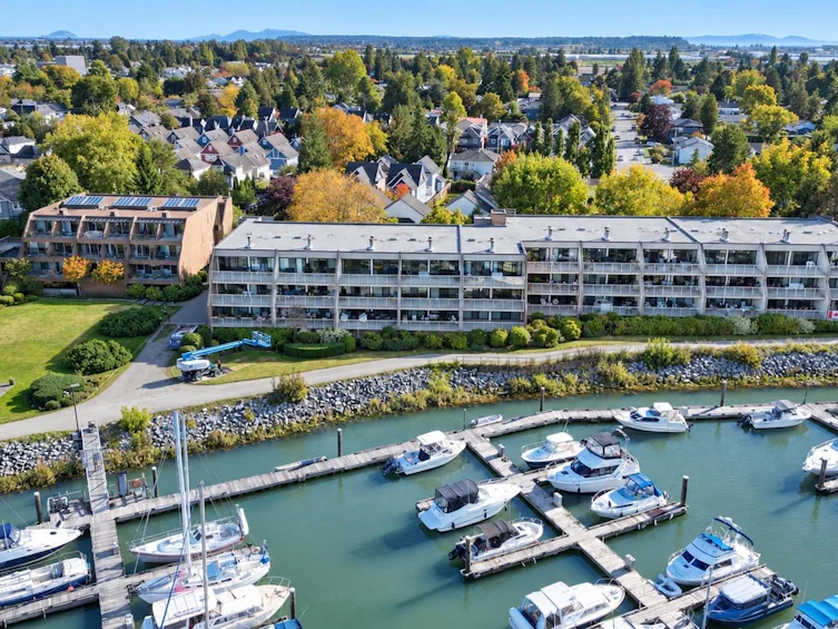 204-4803 48 Avenue, Delta, BC, V4K 1V2
