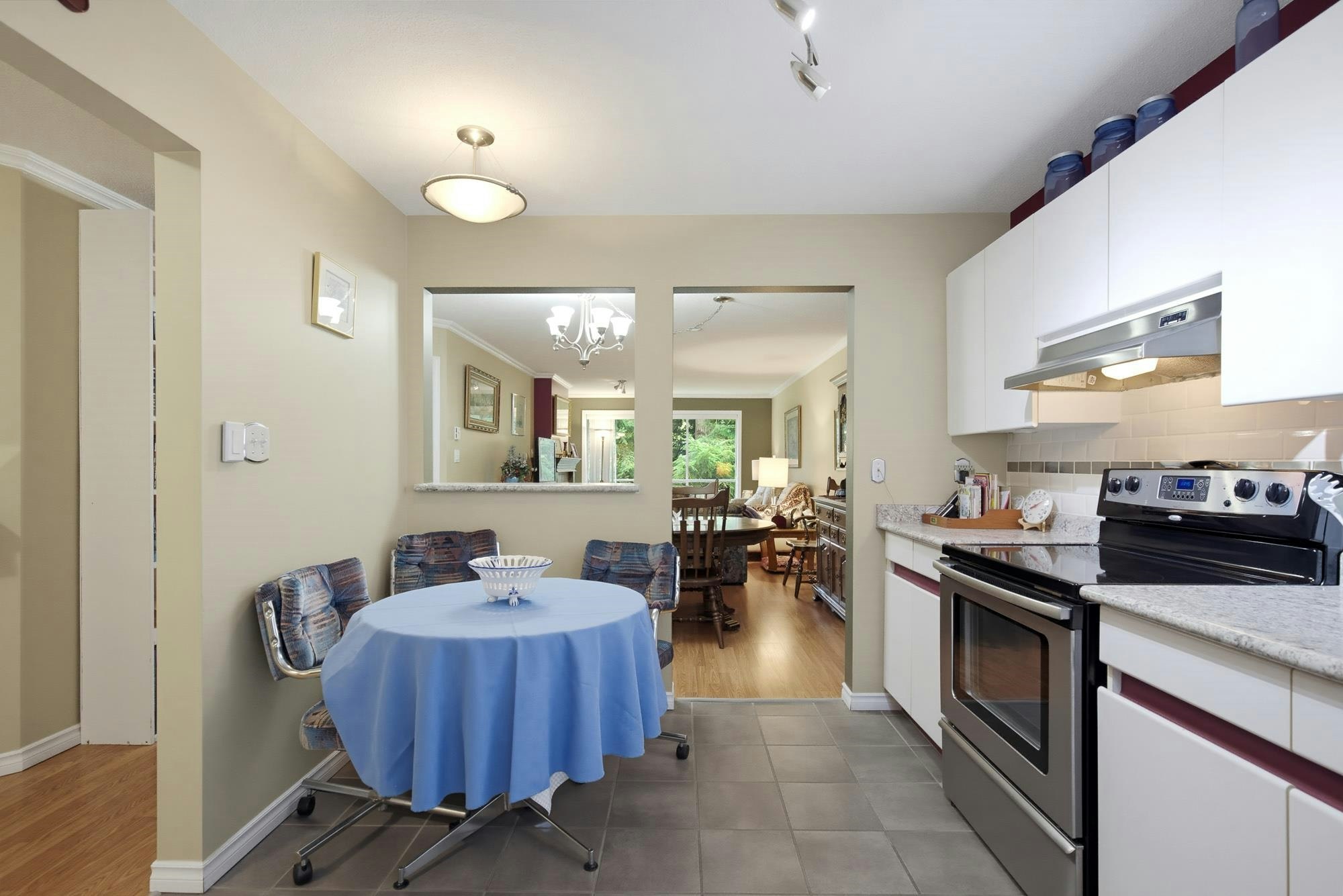 208-33280 E Bourquin Crescent, Abbotsford, BC, V2S 7K2 - 10