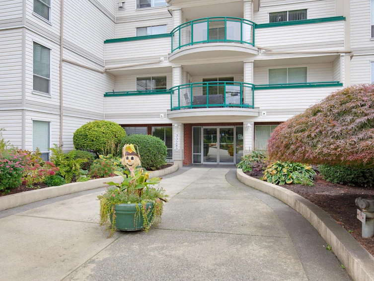 208-33280 E Bourquin Crescent, Abbotsford, BC, V2S 7K2 - 3