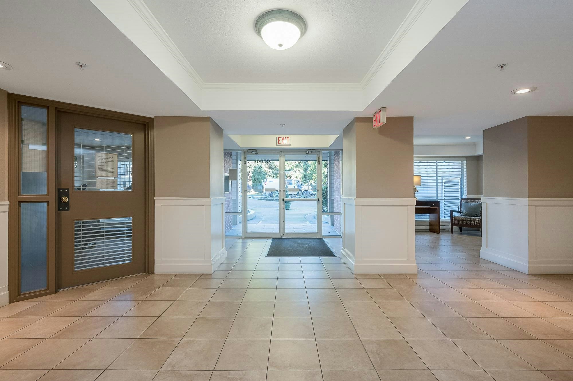 208-33280 E Bourquin Crescent - 4