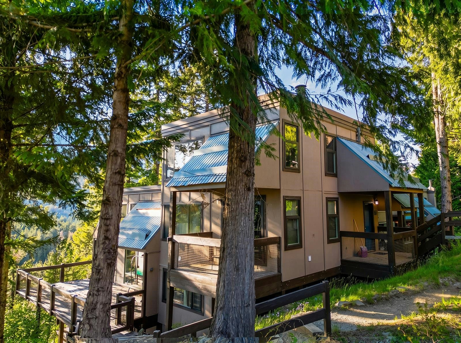 15-2400 Cavendish Way, Whistler, BC, V8E 0L8