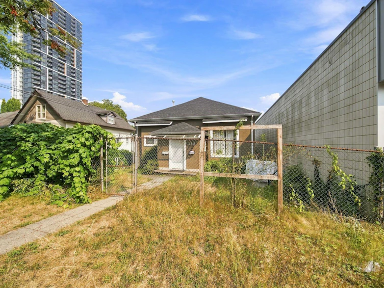452 Rousseau Street, New Westminster, BC, V3L 3R3 - 9