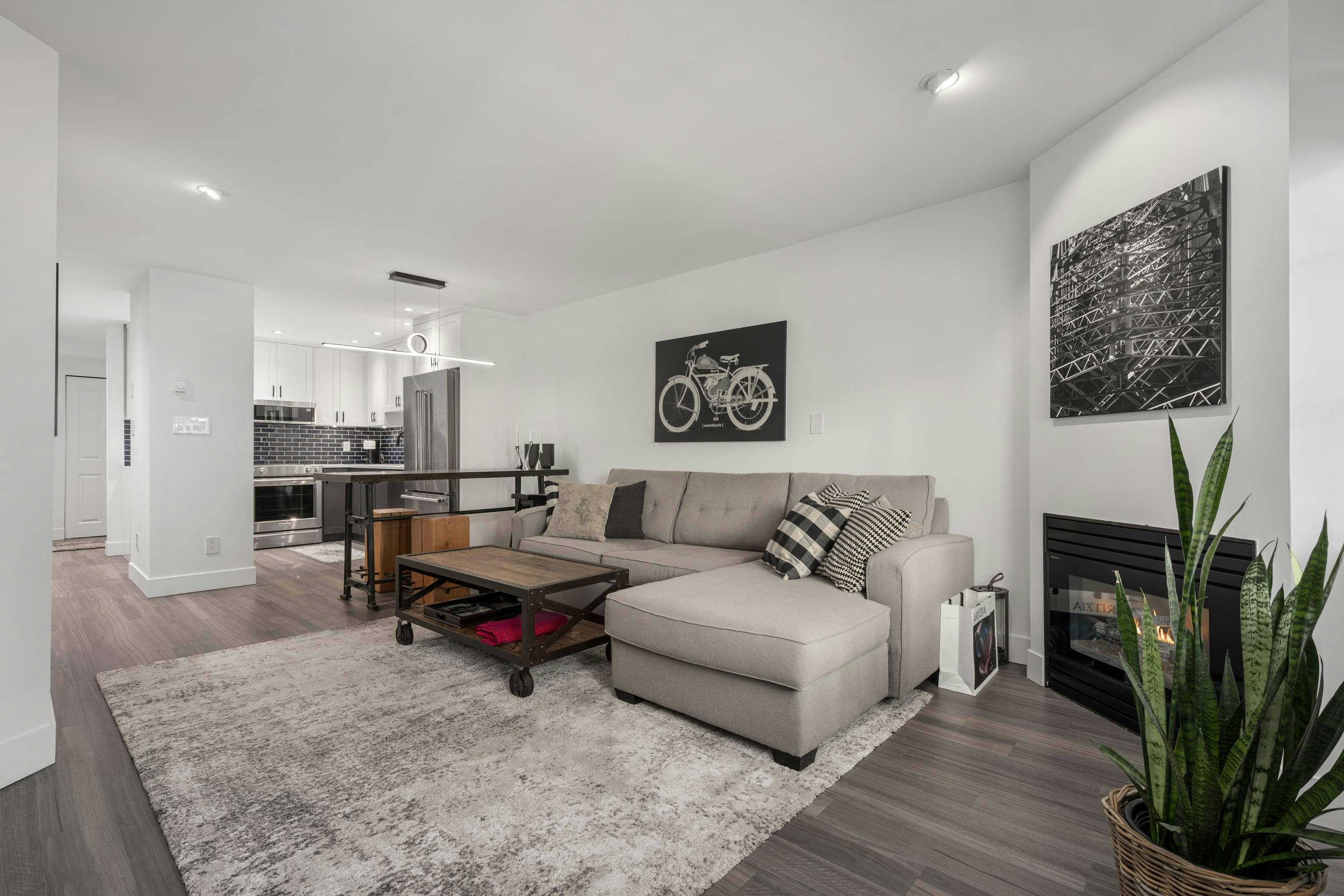 825 W 15th Avenue, Vancouver, BC, V5Z 1R8