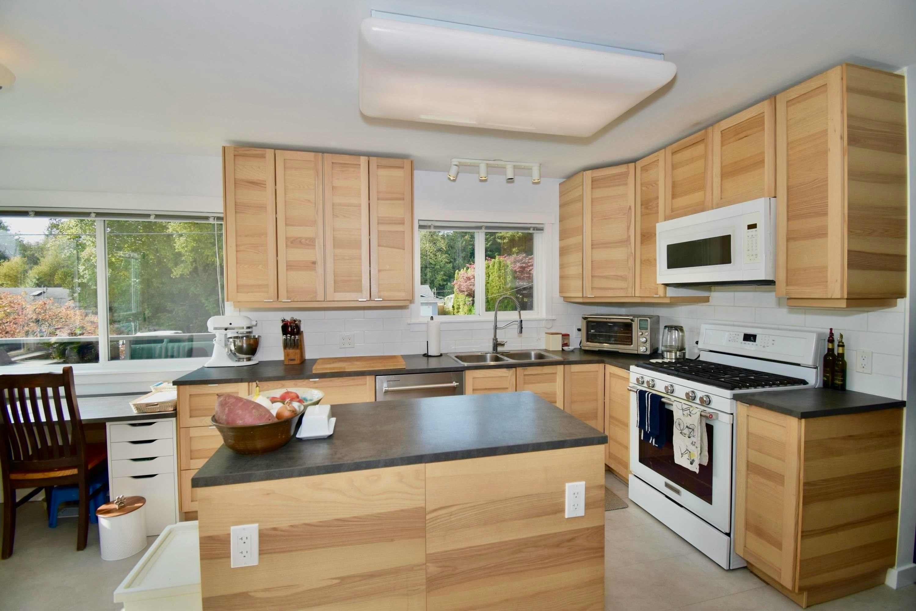 1822 Hall Road, Sechelt, BC, V7Z 0A9 - 12