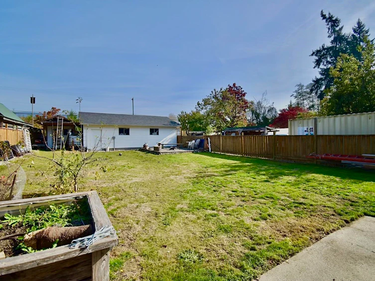 1822 Hall Road, Sechelt, BC, V7Z 0A9 - 32