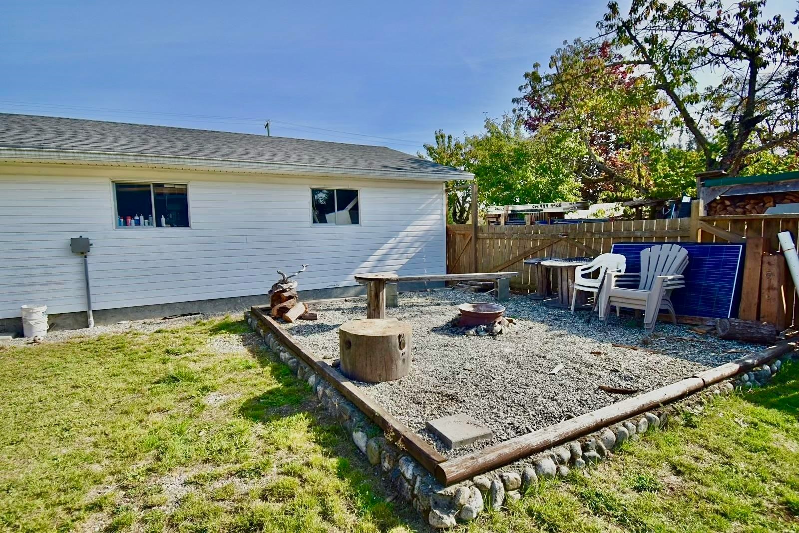 1822 Hall Road, Sechelt, BC, V7Z 0A9 - 33