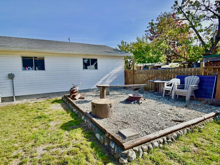 1822 Hall Road, Sechelt, BC, V7Z 0A9 - 33