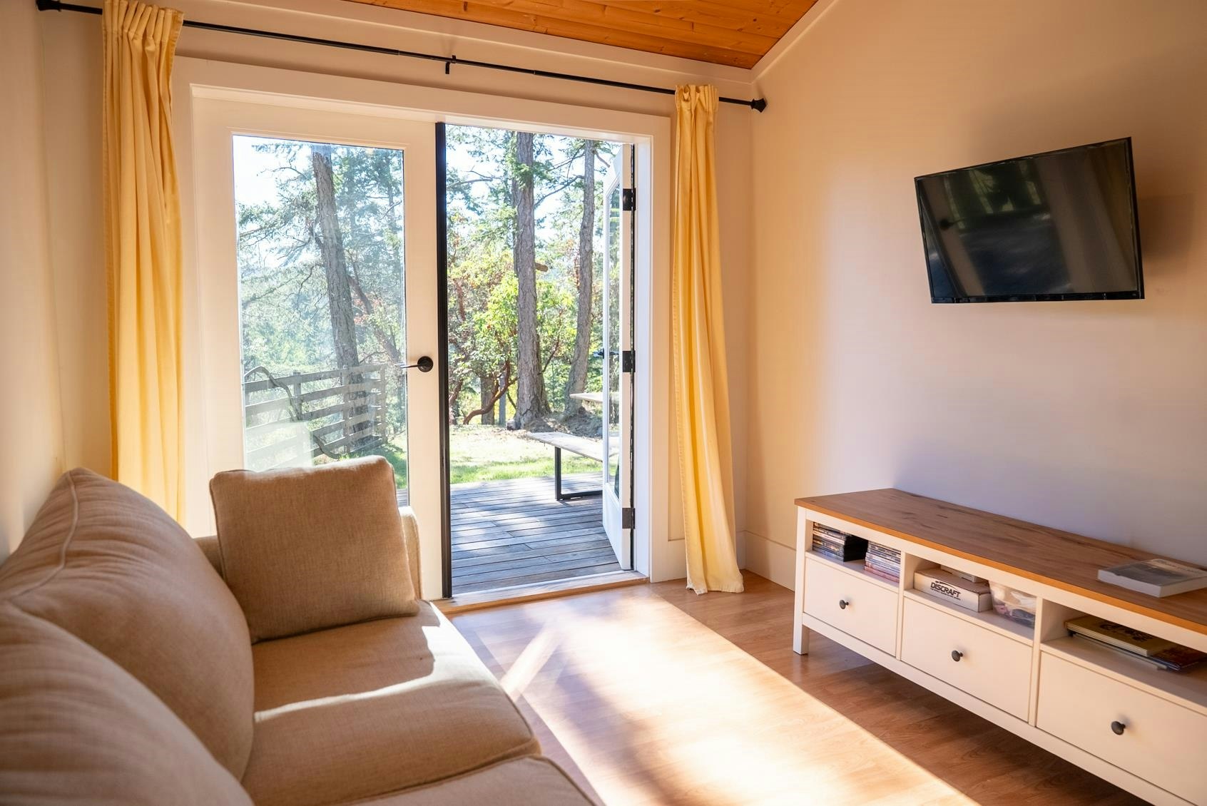 4318 Port Washington Road, Pender Island, BC, V0N 2M1 - 8