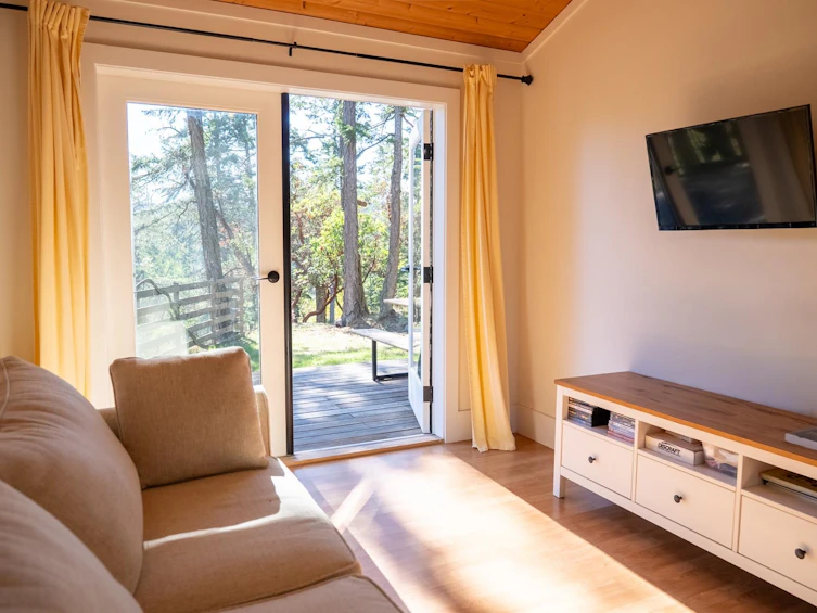 4318 Port Washington Road, Pender Island, BC, V0N 2M1 - 8