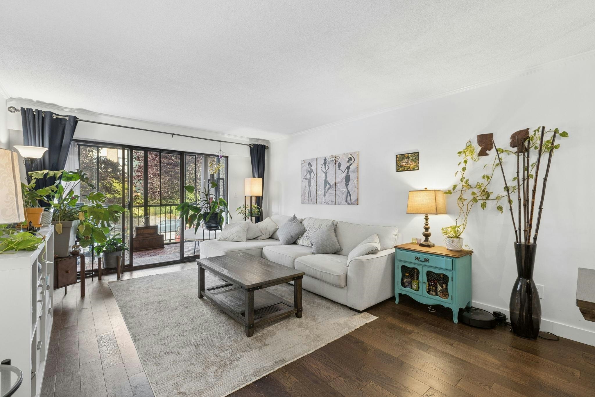 201-127 E 4th Street, North Vancouver, BC, V7L 1H7