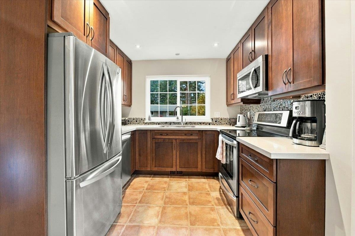 768 Browning Place, North Vancouver, BC, V7H 1W9 - 10