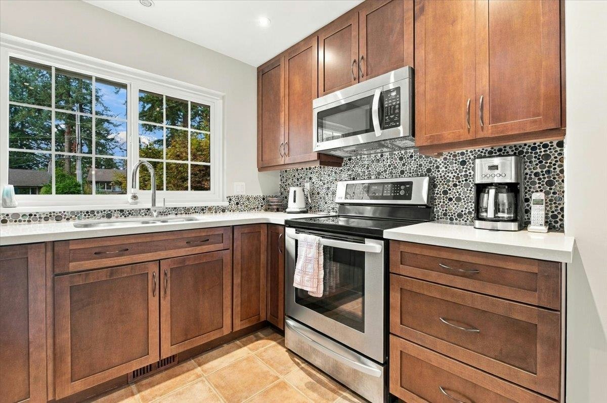 768 Browning Place, North Vancouver, BC, V7H 1W9 - 11