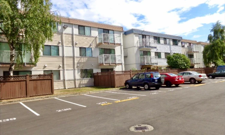 203-7280 Lindsay Road