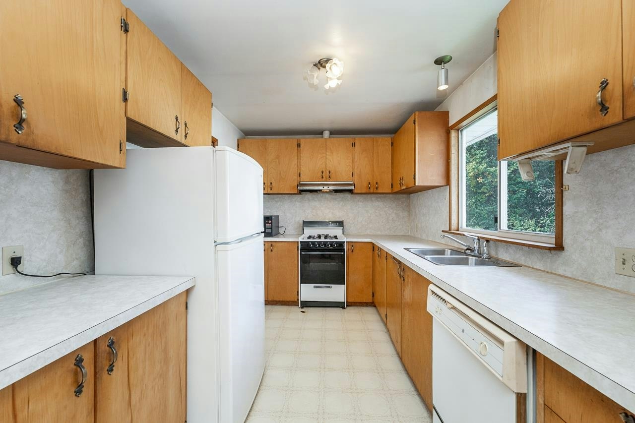 11525 125a Street, Surrey, BC, V3V 5A6 - 12