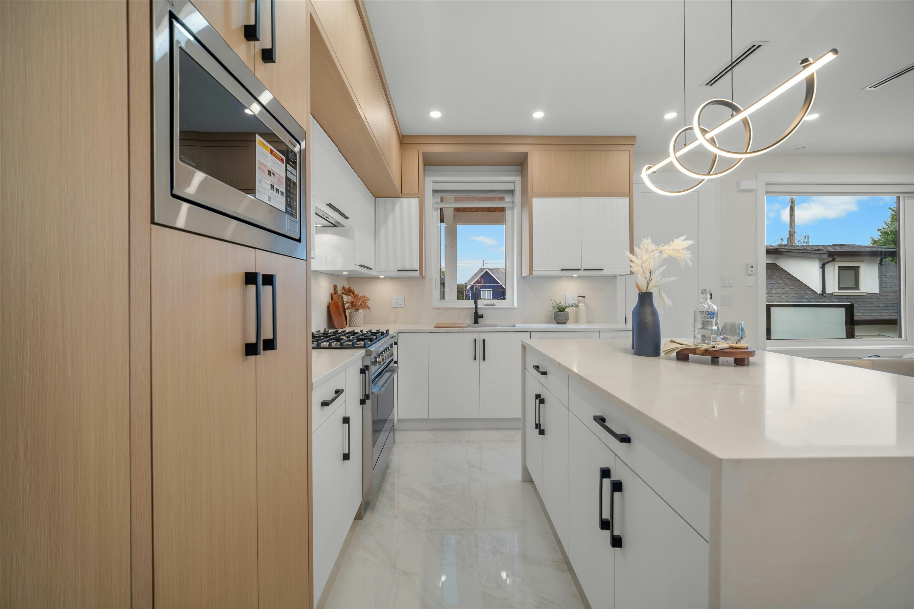 1554 W 66th Avenue, Vancouver, BC, V6P 2R9 - 5