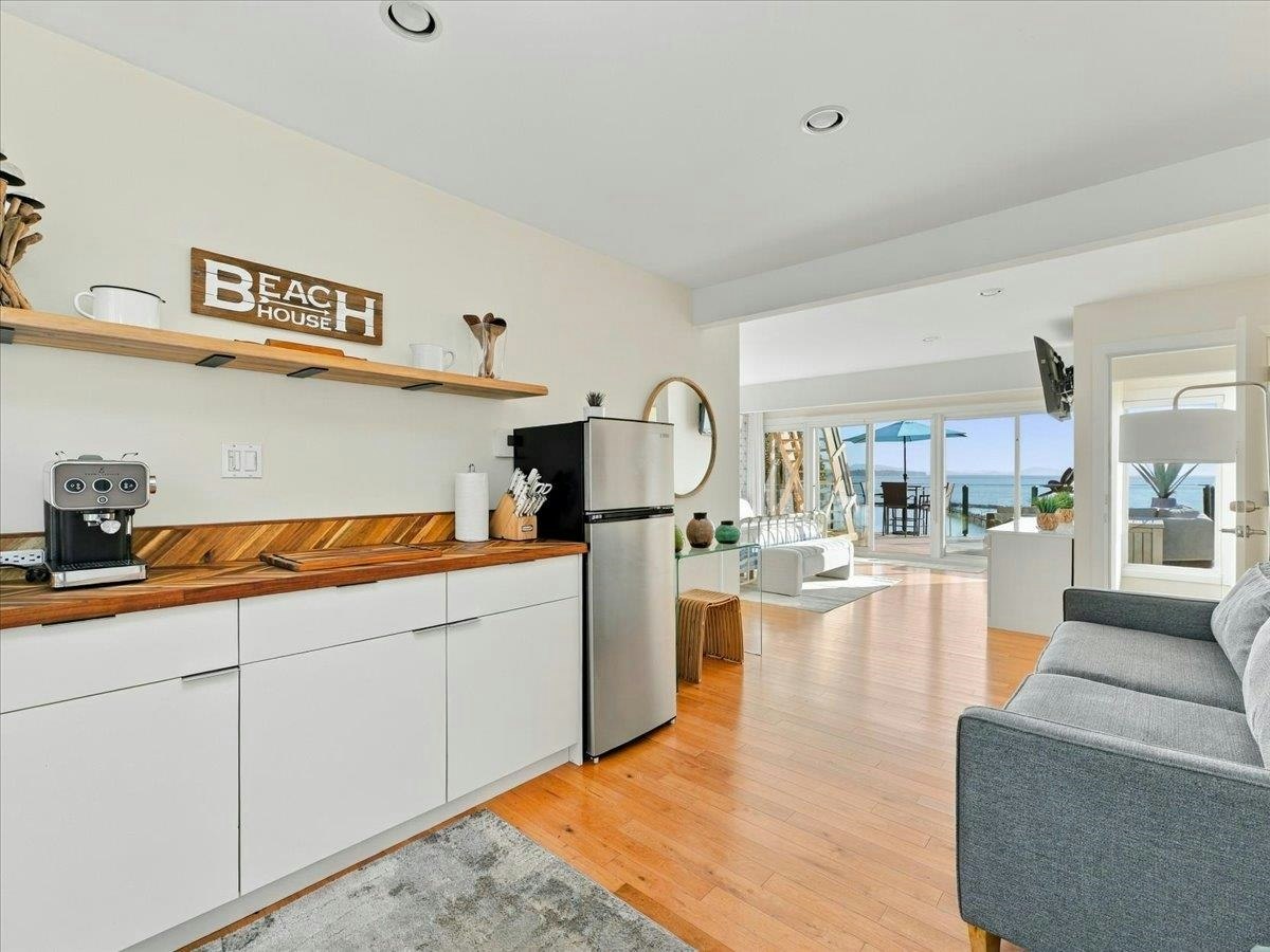 15068 Victoria Avenue, Surrey, BC, V4B 1G3 - 8