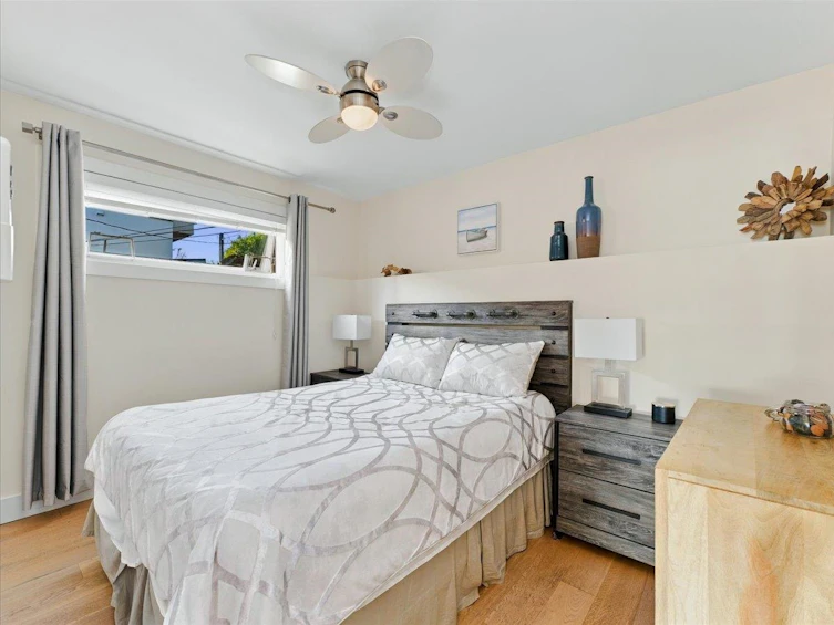 15068 Victoria Avenue, Surrey, BC, V4B 1G3 - 25