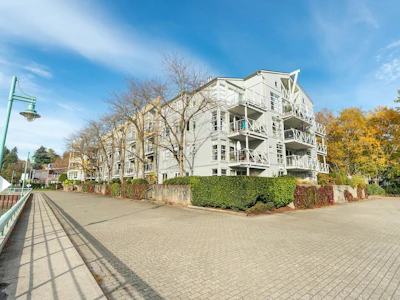 302-2020 E Kent Avenue - 2