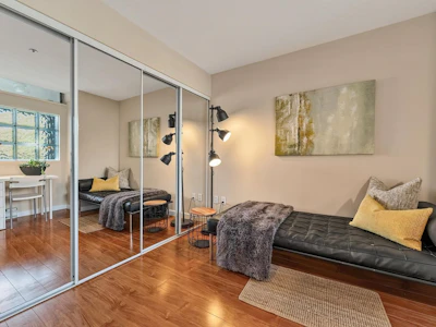 302-2020 E Kent Avenue - 5