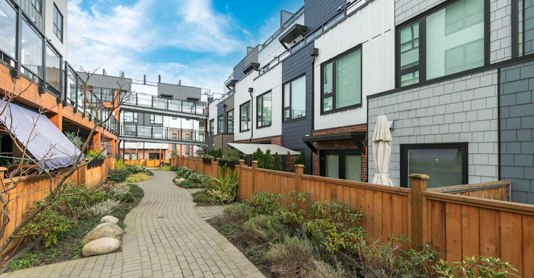 356-555 2nd E Street, North Vancouver, BC, V7L 1E1