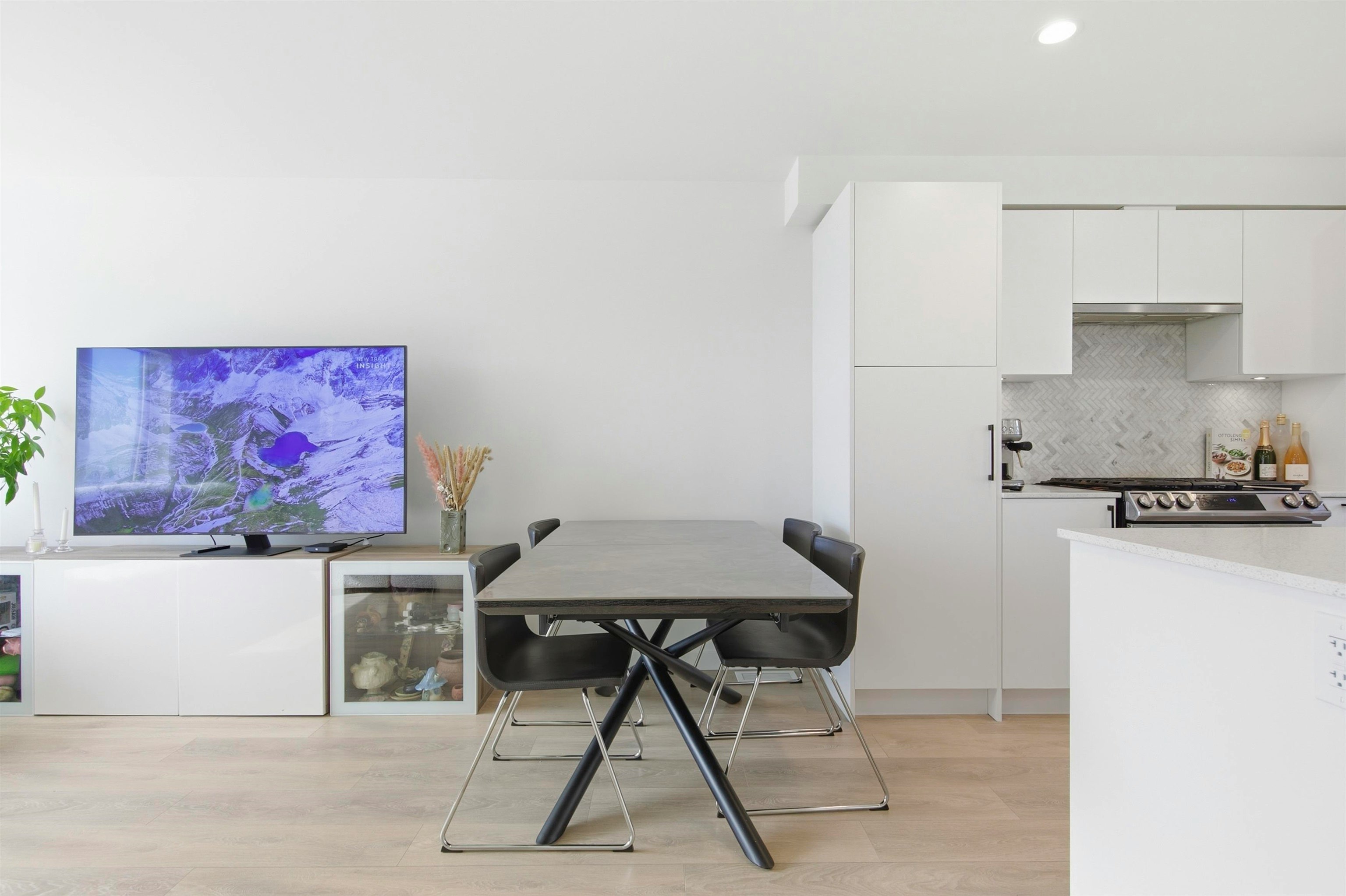 356-555 2nd E Street, North Vancouver, BC, V7L 1E1 - 8