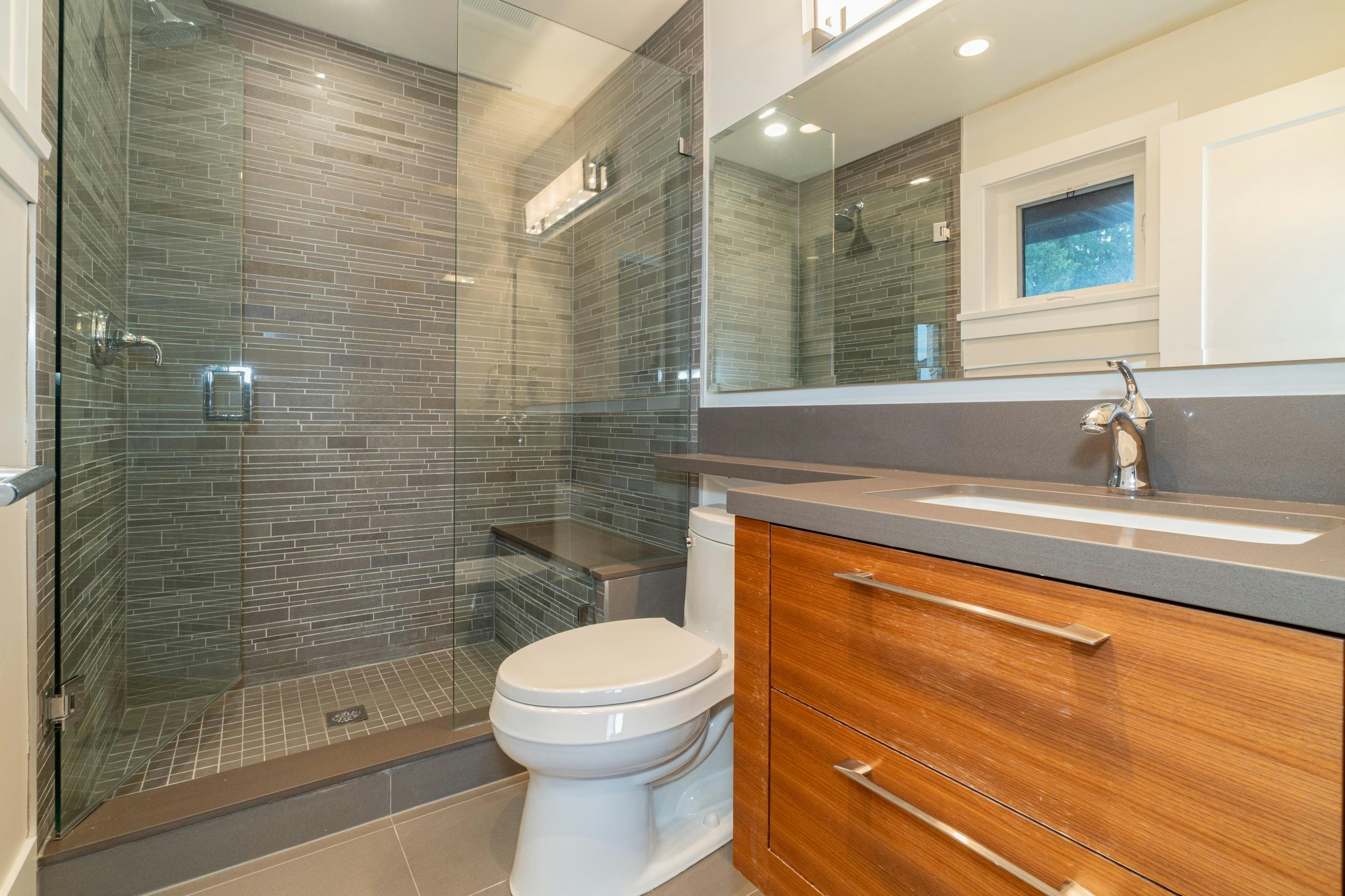 2408 Mathers Avenue, West Vancouver, BC, V7V 2H8 - 21