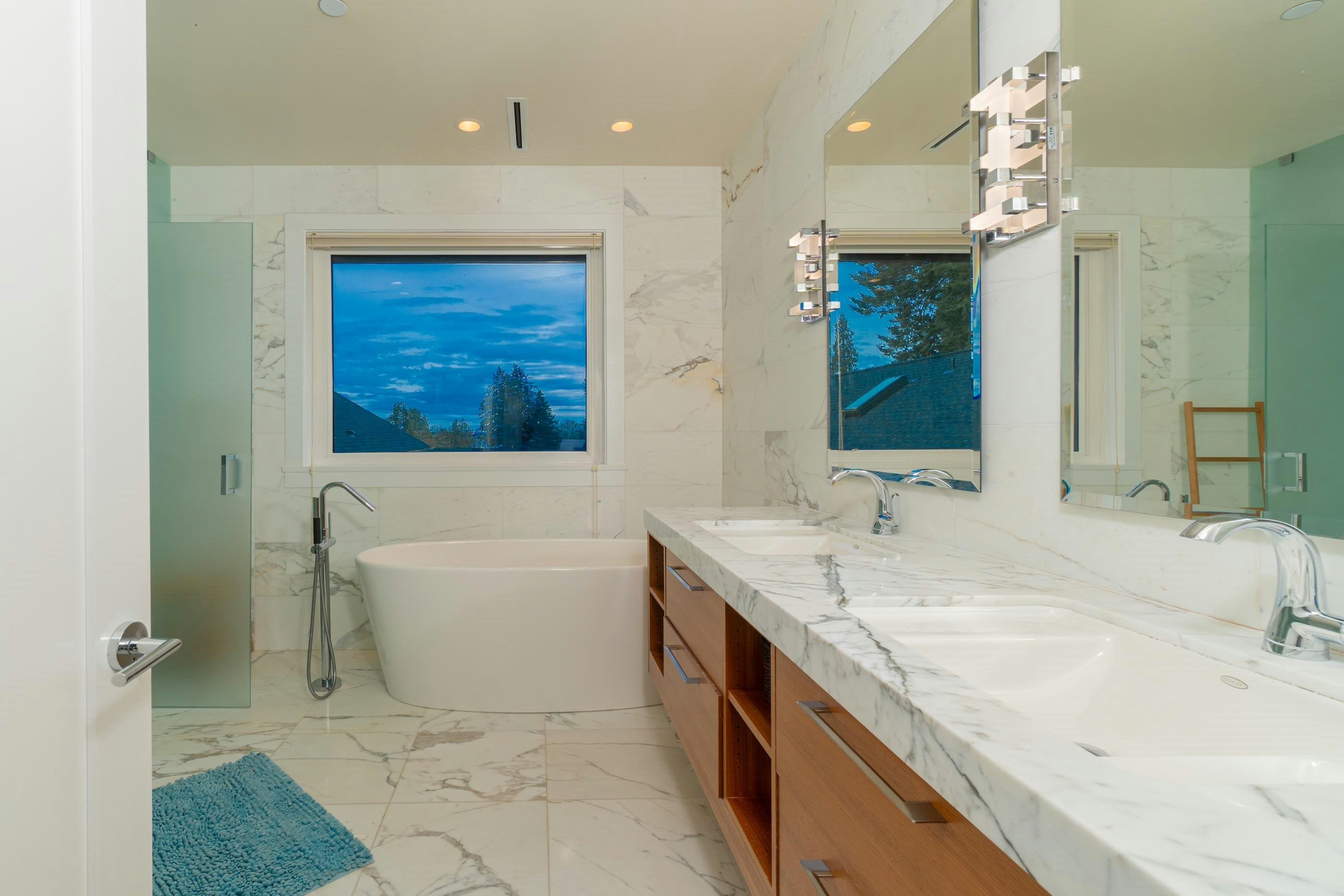 2408 Mathers Avenue, West Vancouver, BC, V7V 2H8 - 17