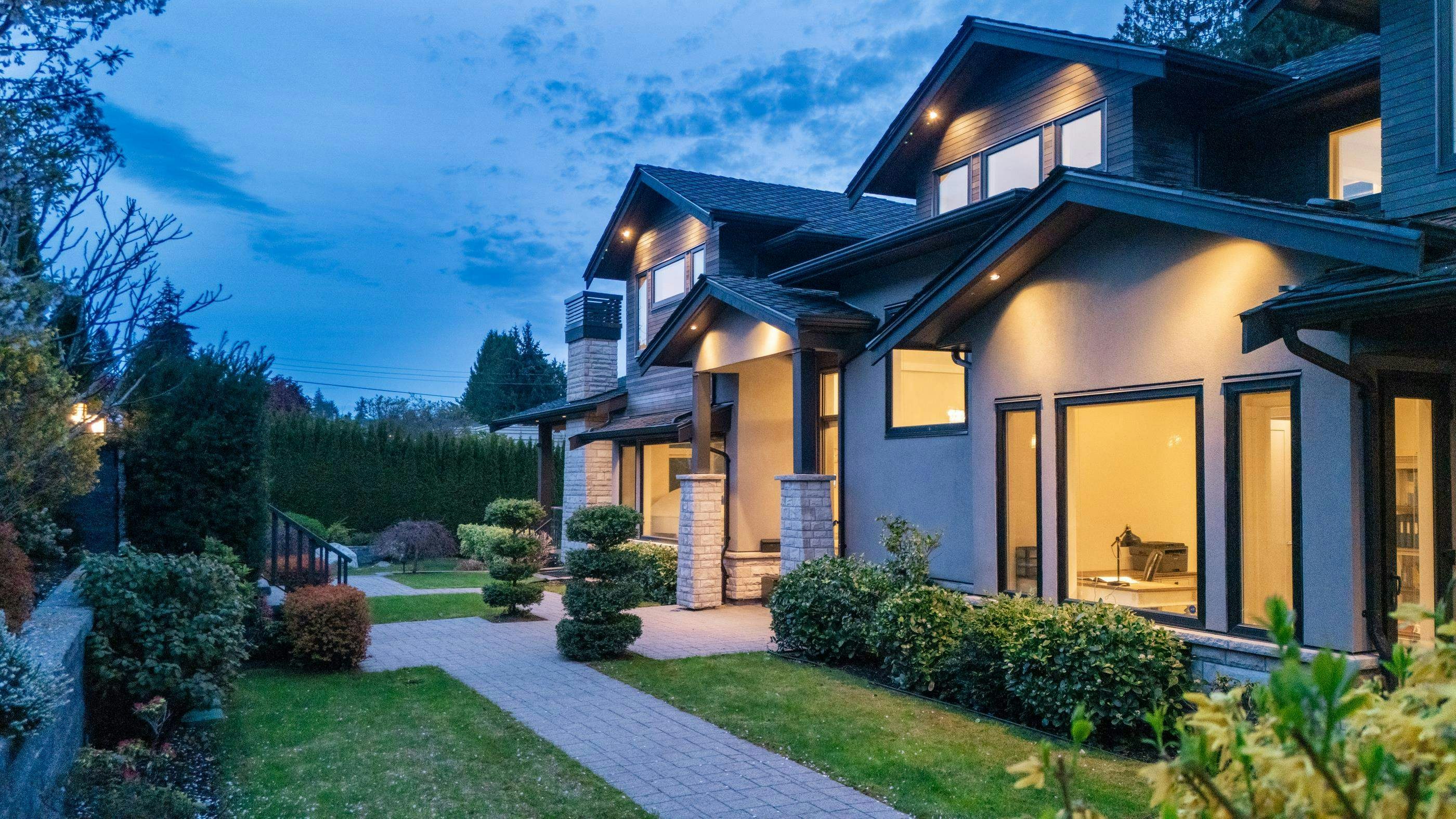 2408 Mathers Avenue, West Vancouver, BC, V7V 2H8