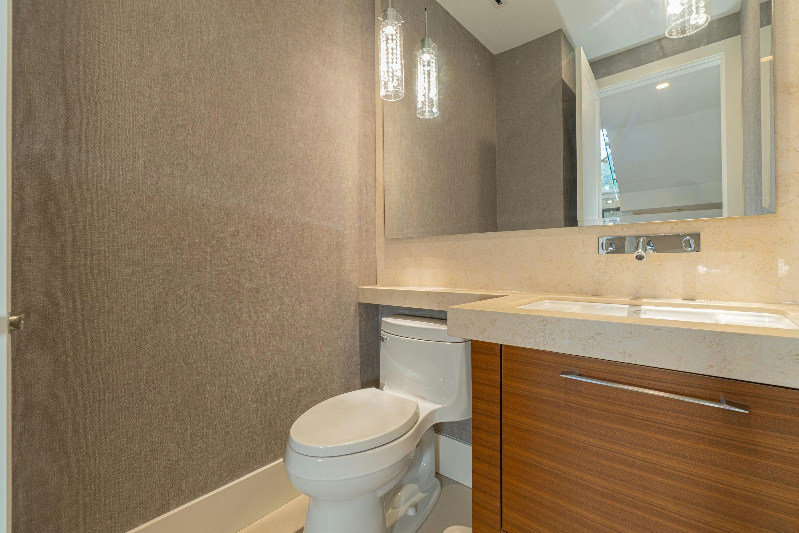 2408 Mathers Avenue, West Vancouver, BC, V7V 2H8 - 12