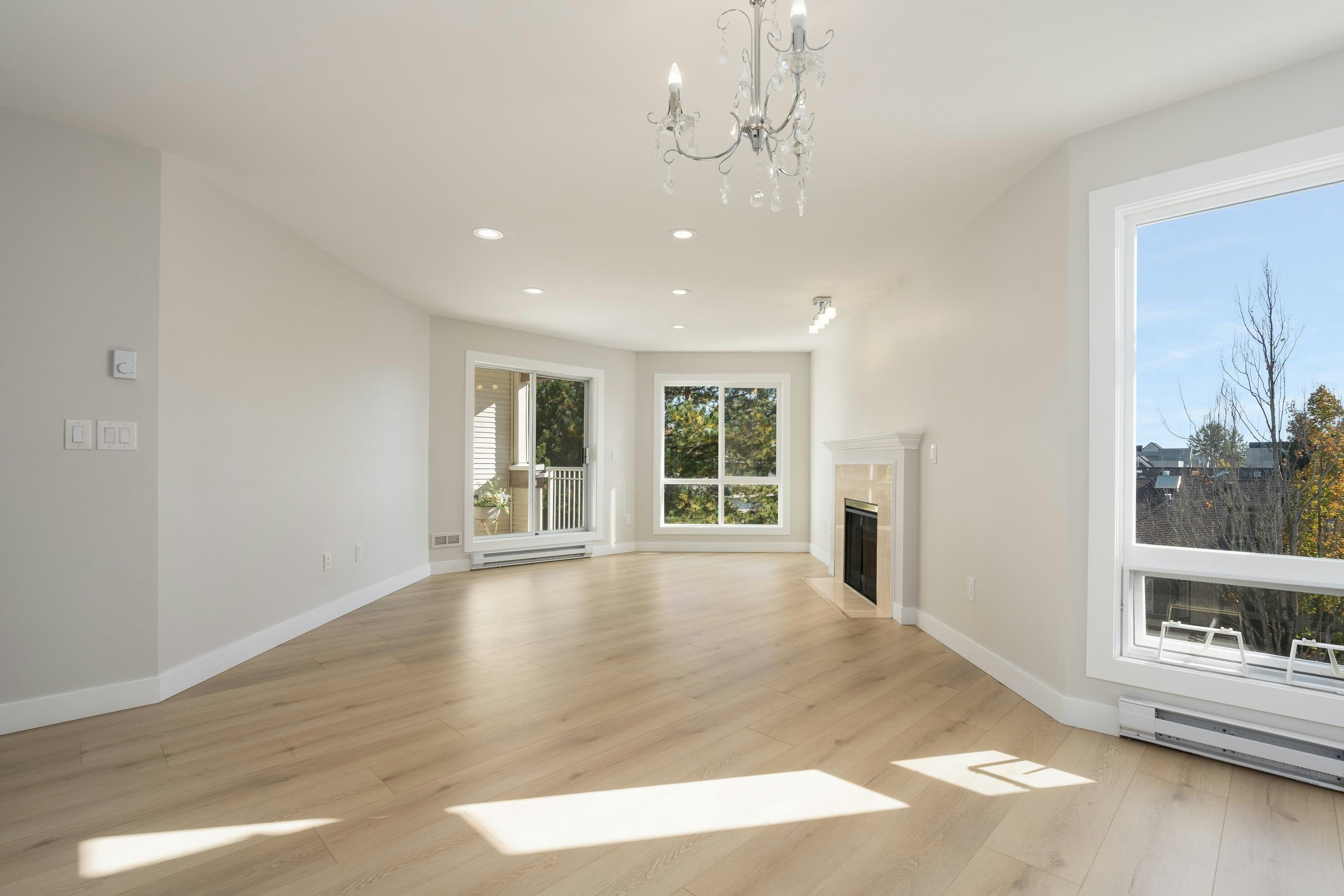 321-7453 Moffatt Road, Richmond, BC, V6Y 3W1