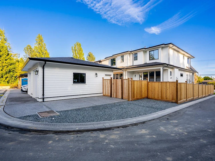 102-13711 16 Avenue, Surrey, BC, V4A 1P7 - 38