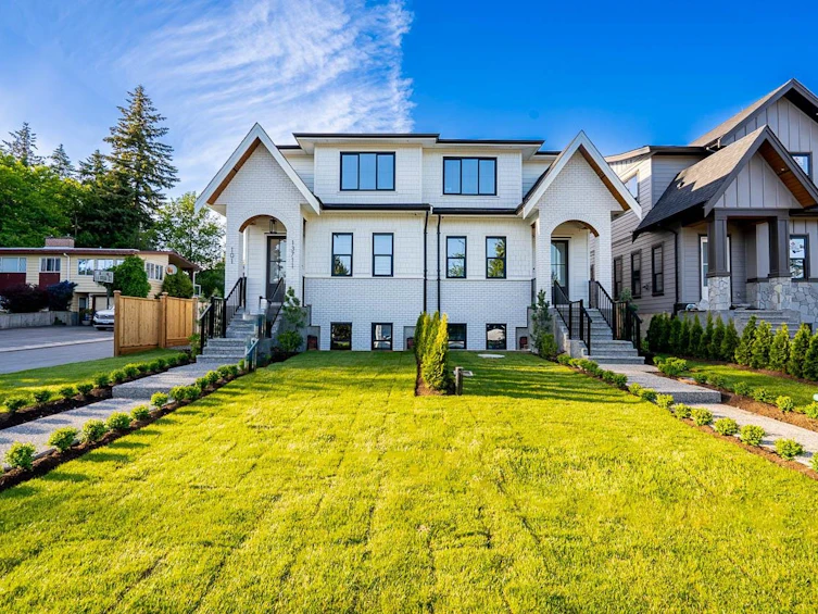 102-13711 16 Avenue, Surrey, BC, V4A 1P7
