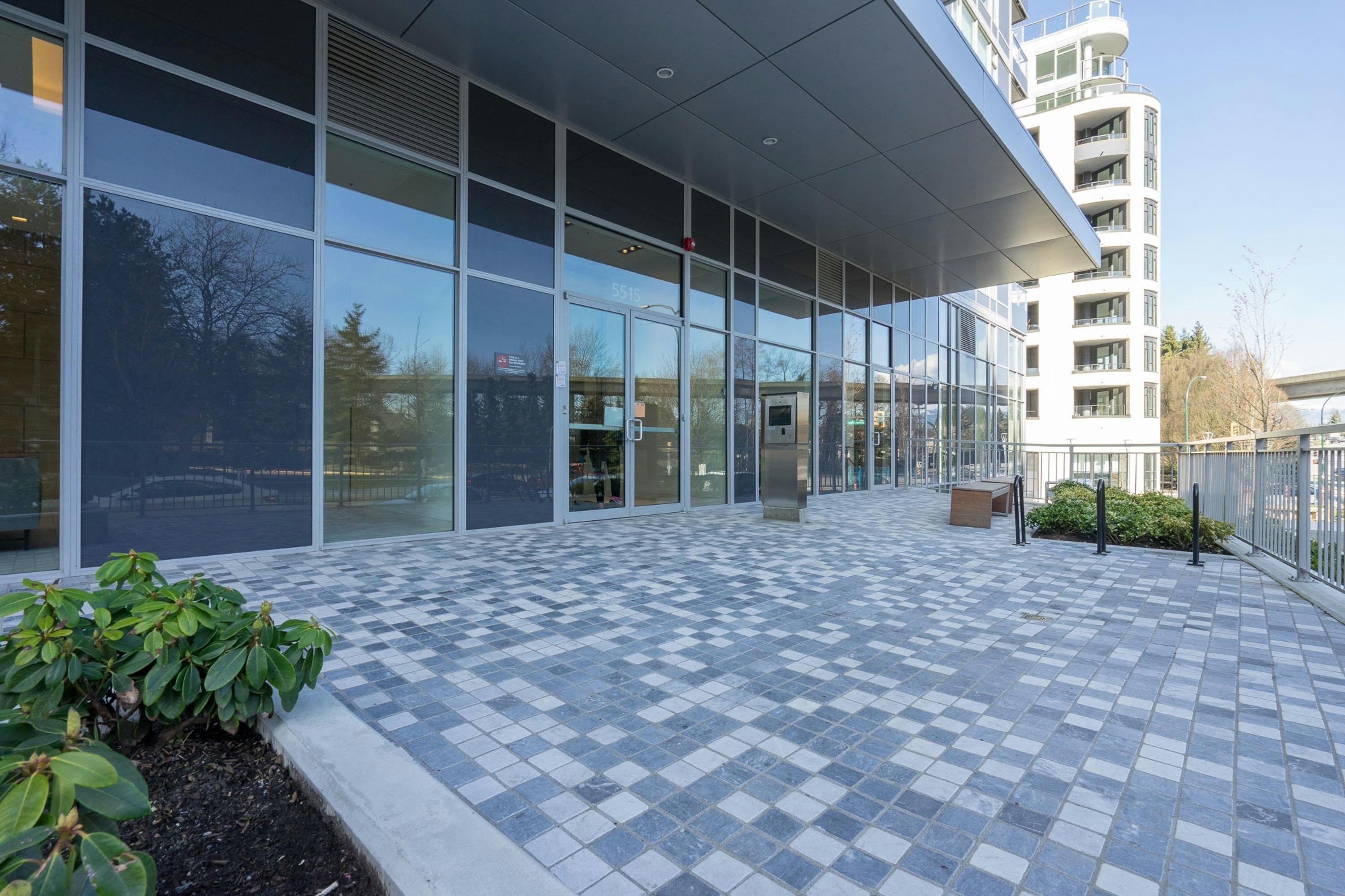 1702-5515 Boundary Road - 3