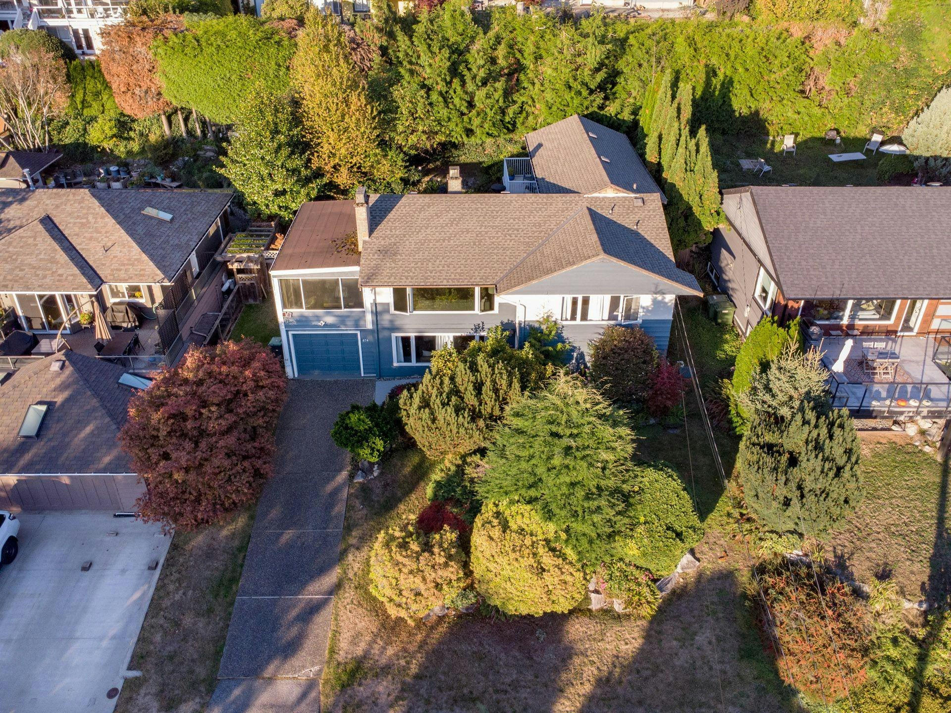674 Blueridge Avenue, North Vancouver, BC, V7R 2J3 - 37