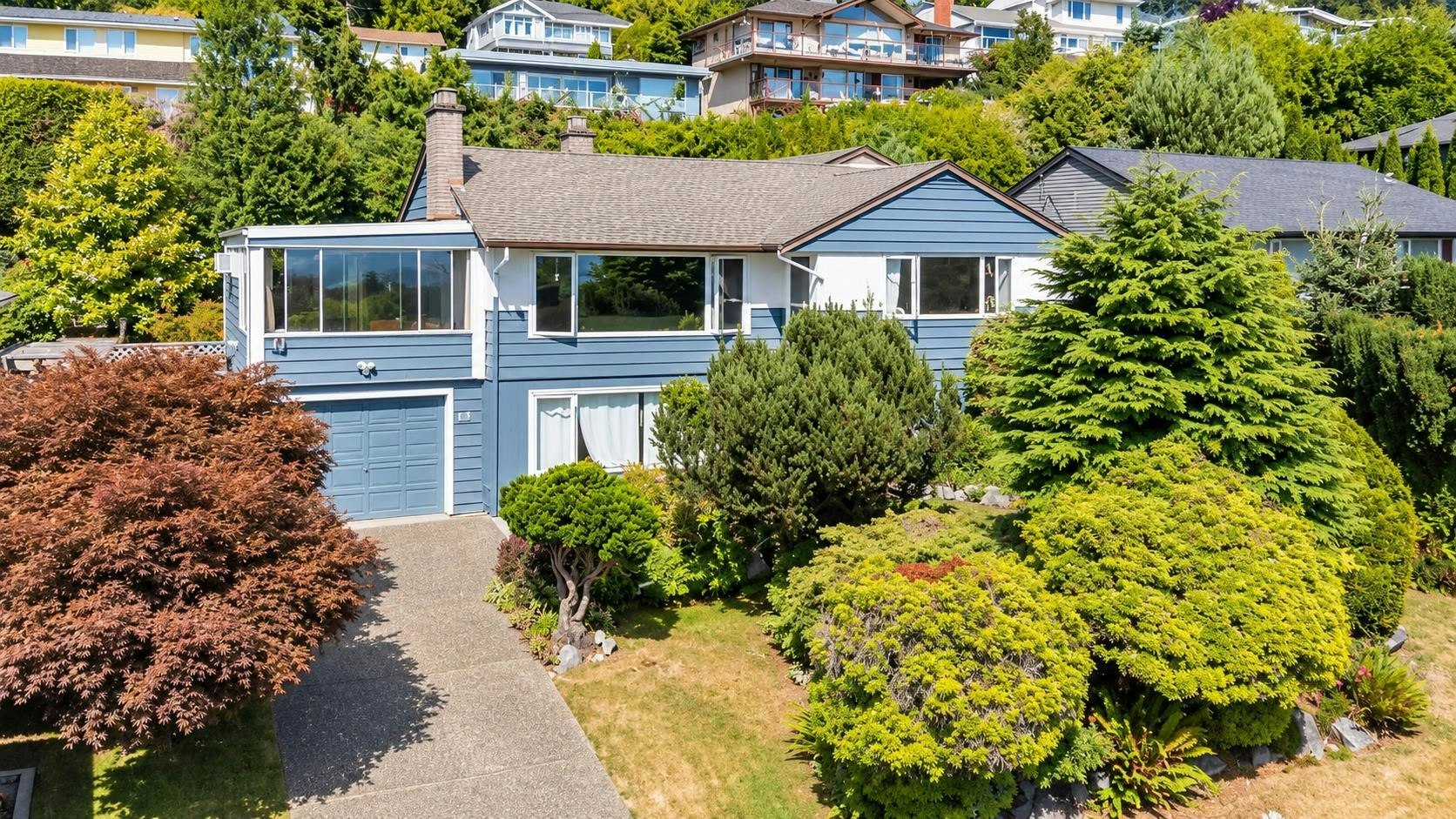 674 Blueridge Avenue, North Vancouver, BC, V7R 2J3