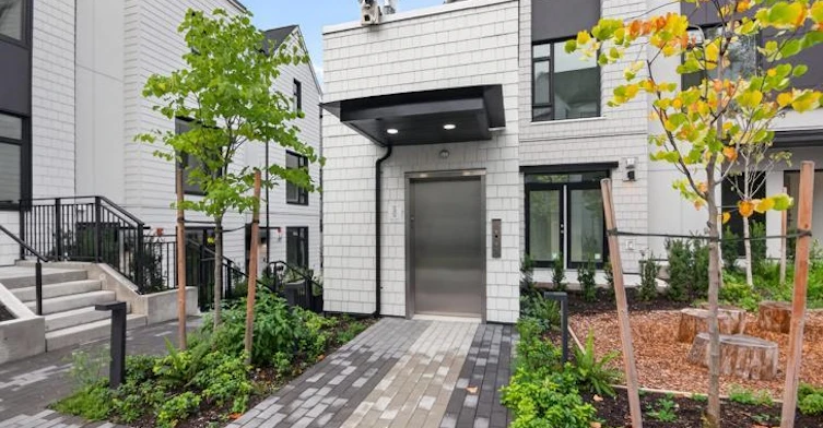 185-5433 Oak Street, Vancouver, BC, V6M 0G4 - 3